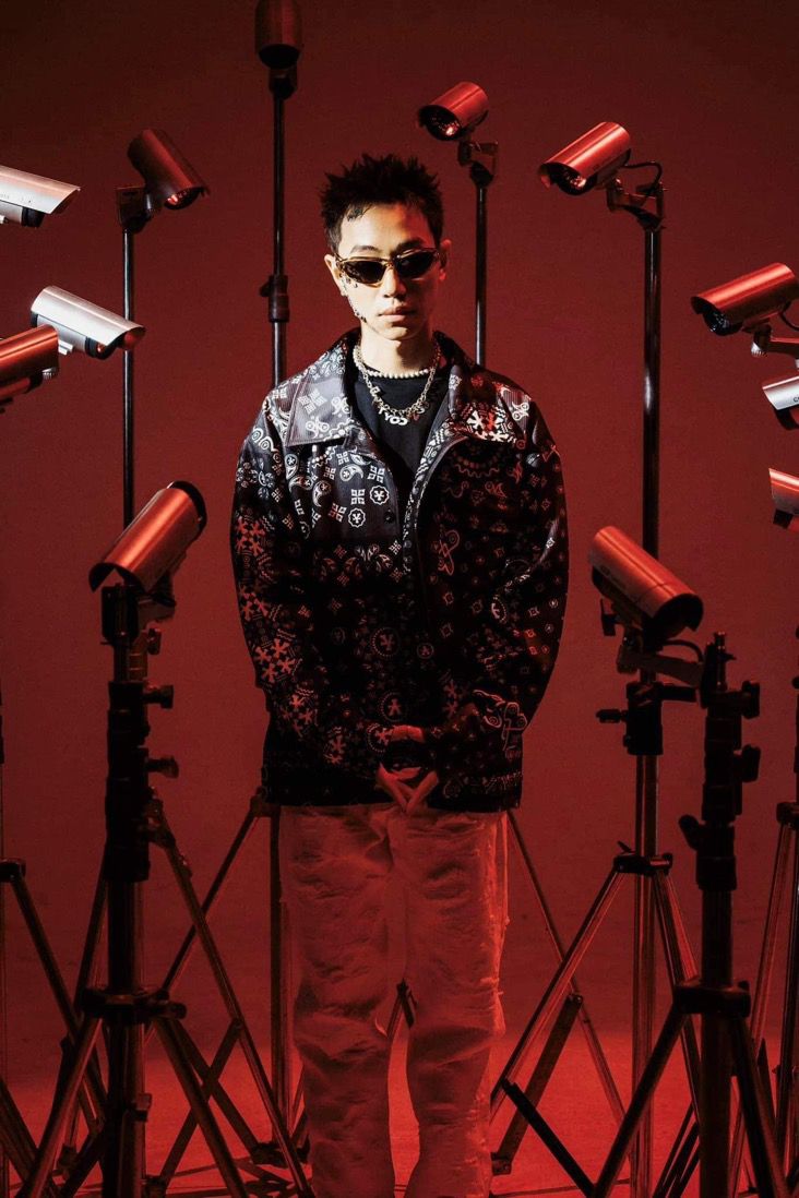 “Luxury or Budget? How to Dress Smart for Summer and Winter Without Breaking the Bank”